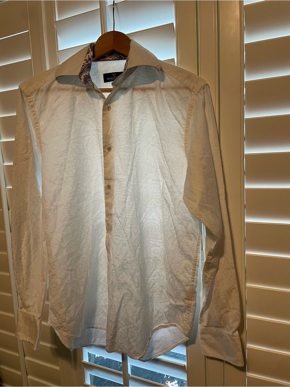 Bugatchi white on white paisley embossed shirt , size medium